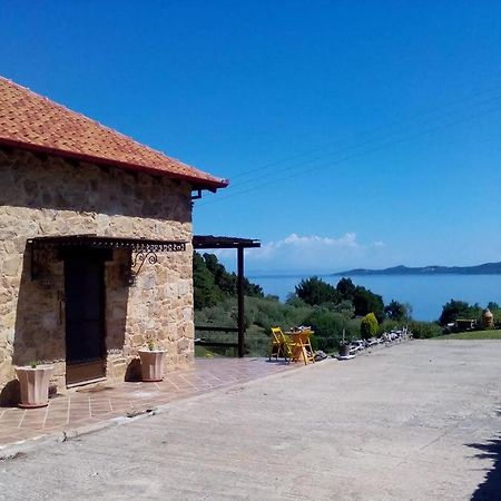 Villa Stonehouse & Casa Al Sole E Al Mare Nea Roda Exterior foto
