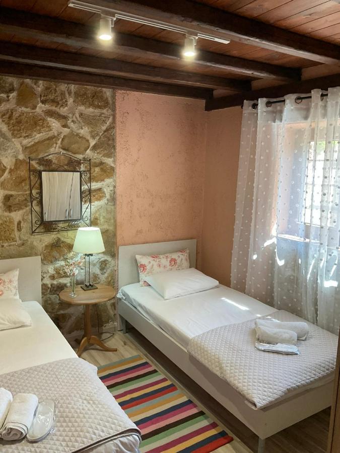 Villa Stonehouse & Casa Al Sole E Al Mare Nea Roda Exterior foto