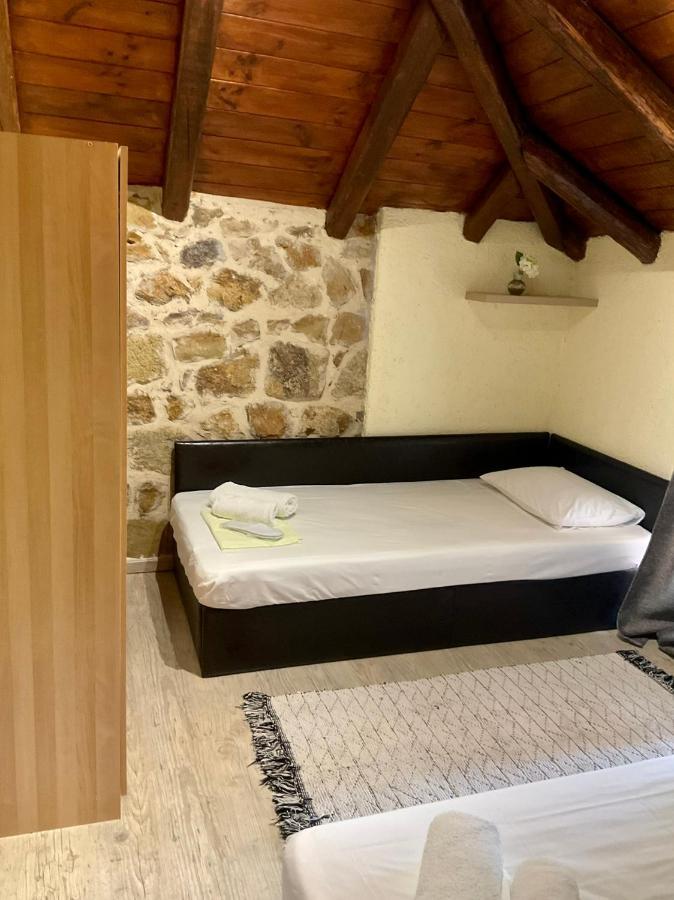 Villa Stonehouse & Casa Al Sole E Al Mare Nea Roda Exterior foto